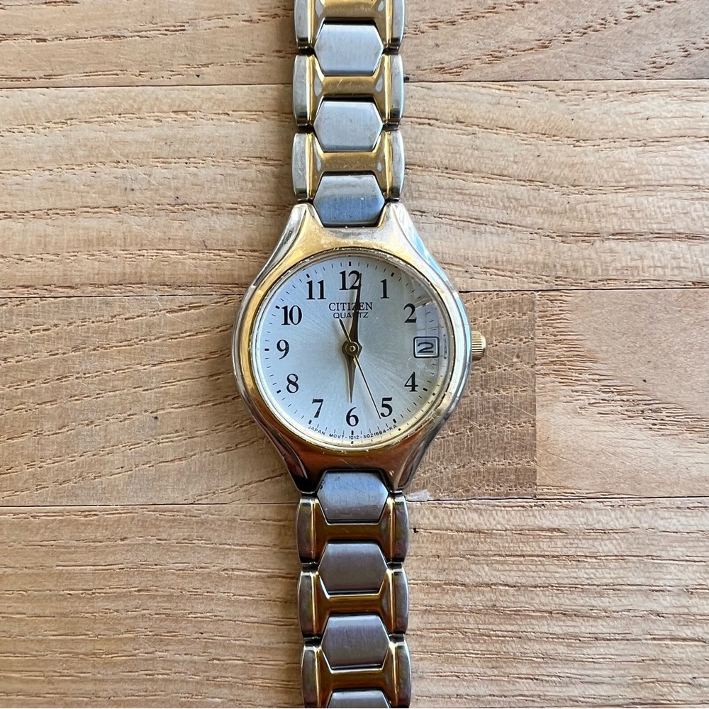 Citizen Quartz ladies two tone dress watch NEW BATTERY
